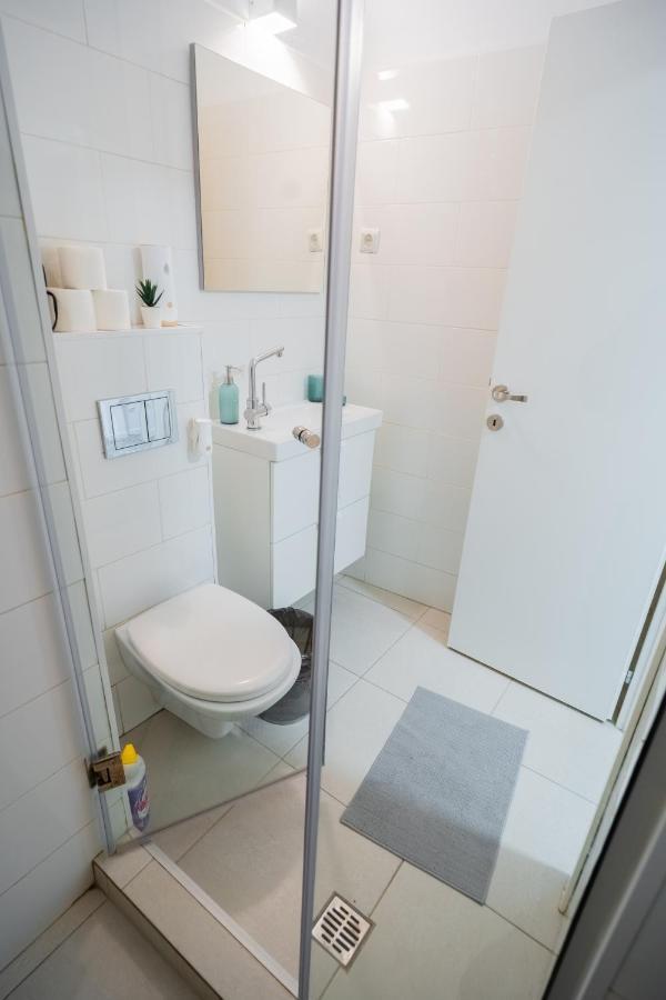 One Bedroom Flat In Bucharest'S Historic District מראה חיצוני תמונה