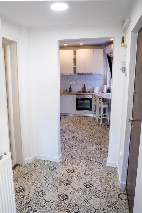 One Bedroom Flat In Bucharest'S Historic District מראה חיצוני תמונה