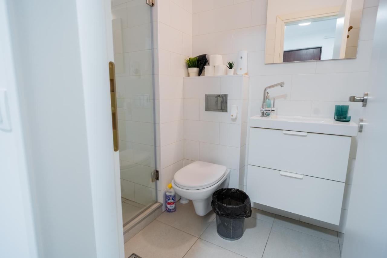 One Bedroom Flat In Bucharest'S Historic District מראה חיצוני תמונה