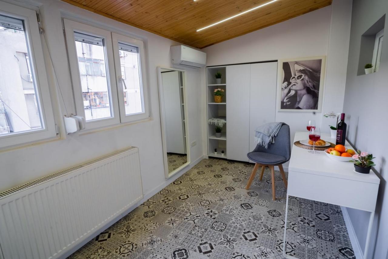 One Bedroom Flat In Bucharest'S Historic District מראה חיצוני תמונה