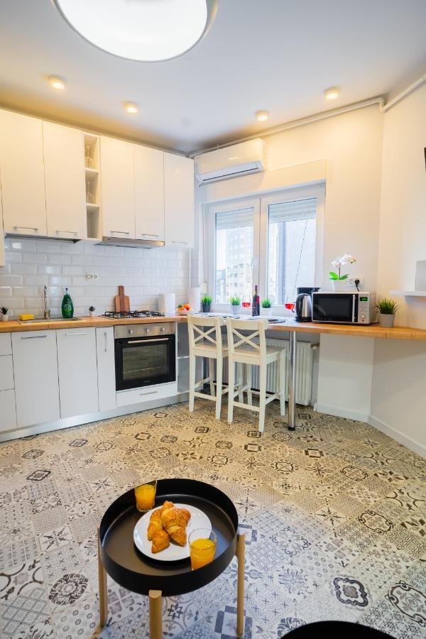 One Bedroom Flat In Bucharest'S Historic District מראה חיצוני תמונה
